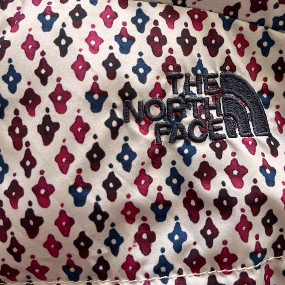 The North Face 700 Goose Down Womens XS Purple/Gray Puffer Vest - Picture 2 of 4